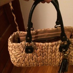 Straw satchel purse with tassel
